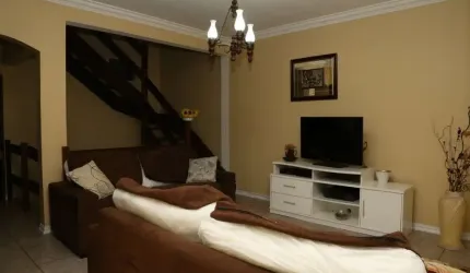 CASA À VENDA EM TABÃO DA SERRA