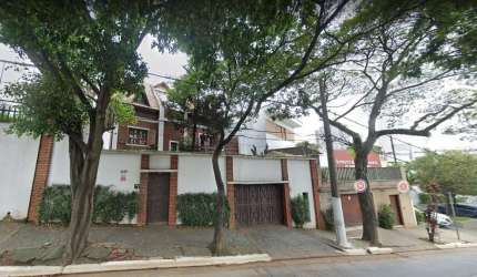 Casa assobradada com 4 suítes em Indianópolis