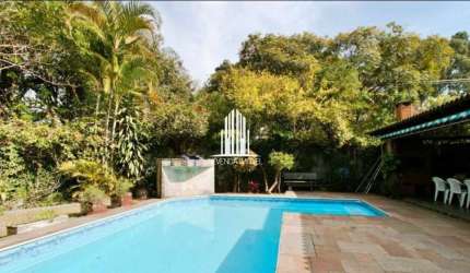 Sobrado no Jardim Leonor Morumbi 600m² 4 dormitórios 4 suítes 6 banheiros 4 vagas