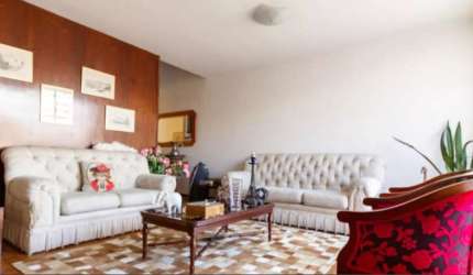 Casa à venda com 250m², 4 quartos e 3 vagas em Chácara Monte Alegre