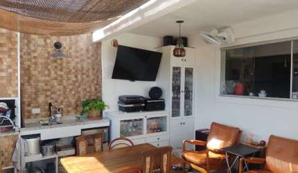 Sobrado à venda em Taboão da Serra, 3 quartos