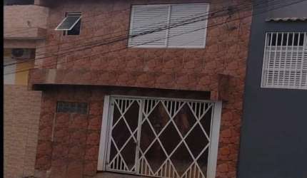 casa a venda sendo 126m2 , 3 dormitorios , 2 banheiros e 2 vagas