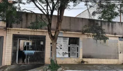 Casa à venda em São Paulo, Jardim das Oliveiras 250 metros