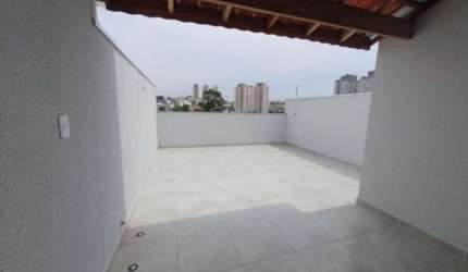 Cobertura com 2 dormitórios sendo 1 suíte com closet, e 1 vaga de garagem