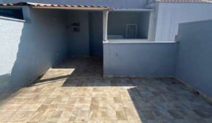 Cobertura com excelente acabamento, possui 2 dormitórios, sala, cozinha e 1 vaga de garagem.
