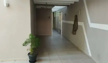 Sobrado á venda na Vila Sônia, com 3 dormitórios, sendo 1 suíte e 3 vagas.