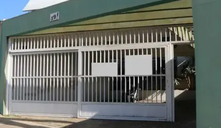 Casa com Enorme Potencial Construtivo | 270m² | 03 Suítes | 04 Vagas