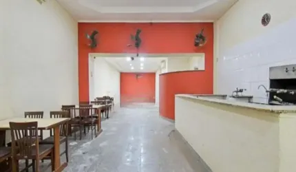 Prédio Comercial com 620m² distribuídos em Salão principal com 2 ambientes, 12 banheiros sendo 1 com acessibilidade, 5 salas, copa, cozinha industrial