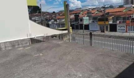 Terreno com 12 x 25, excelente para construção comercial ou residencial
