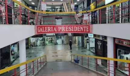 Box na Rua Vinte e Quatro de Maio, República, São Paulo
