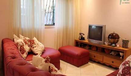 Sobrado em Vila Alto de Santo André, 252m², 4 dormitórios.