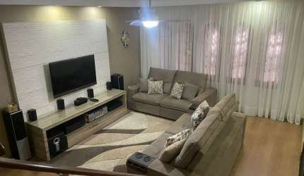 Casa à venda em Diadema com 180m² 3 dormitórios 1 suíte 2 banheiros 2 vagas