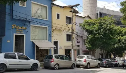 Casa comercial a venda em Pinheiros com 120m² e 1 vaga de garagem. A 50 metros da Estação Sumaré.