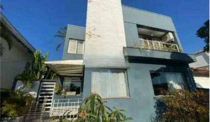 Sobrado à venda no Parque Jabaquara com 300m² 4 dormitórios 3 suítes 5 banheiros 3 vagas