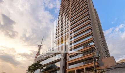 Aluguel Apartamento com 160 m2, 3 suites, varanda em 2 quartos, living com varanda e 2 vagas Lazer completo