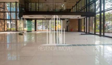 Loja terrea na Berrini com 920 metros - 48 vagas