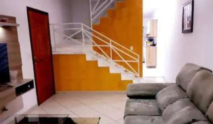 Casa em Condomínio de Alto Padrão em Cotia-SP, Jardim Rio das Pedras: 3 Quartos, 1 Suíte, 3 Banheiros, 2 Vagas, 130m².