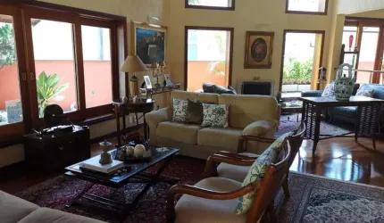 Linda Casa à Venda na Morada dos Pássaros