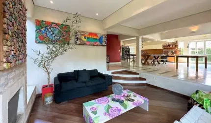 Casa em condominio - 3 suítes