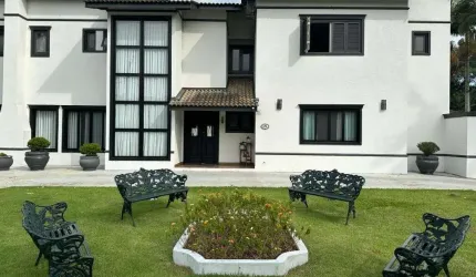Casa em condomínio à venda