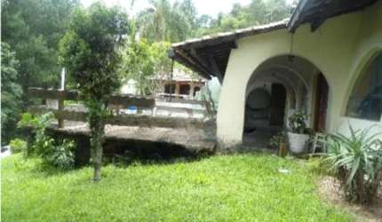 Casa à venda em Itapevi com 600m² 3 dormitórios 1 suíte 5 banheiros 6 vagas
