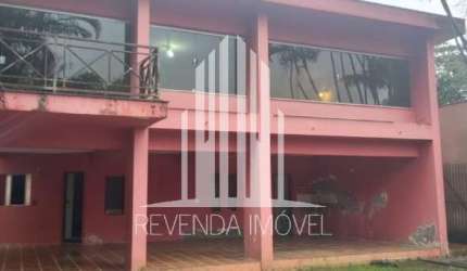 Imperdível: Casa à venda em São Paulo-SP, bairro Interlagos! 4 quartos, 4 suítes, 2 salas, 5 banheiros, 6 vagas, 500 m².