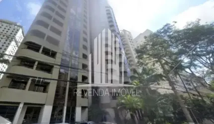 Prédio Comercial à Venda em Itaim Bibi, São Paulo-SP: 2 Banheiros, 1 Vaga de Garagem, 45m² de Área.