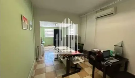 Galpão Comercial para Locação na Vila Pompéia, São Paulo-SP: 5 Salas, 2 Banheiros, 3 Vagas de Garagem e 400m² de Área.