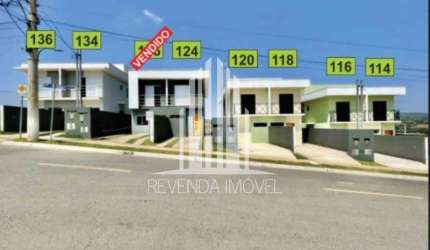 Casa à venda em Cotia-SP: 3 quartos, 1 sala, 1 banheiro, 2 vagas de garagem, 80,00 m² - Bairro Água Espraiada