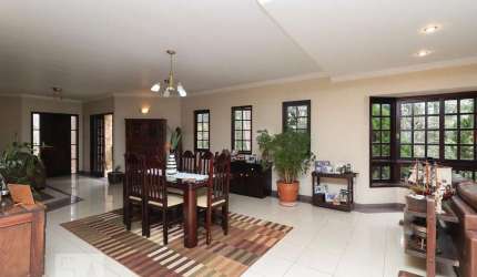 Casa à Venda - Bussocaba, 6 Quartos,  560 m2