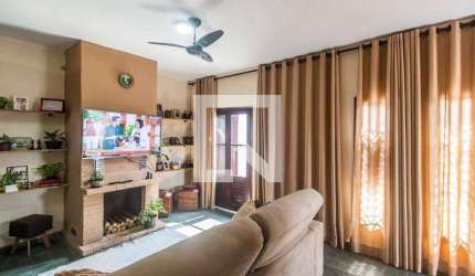 Casa à Venda - Centro, 4 Quartos,  325 m2