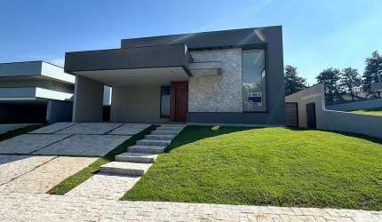 Casa a venda localizada no Condomínio Portal dos Bandeirantes II em Porto Feliz