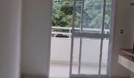 Apartamento lindo repleto de armários