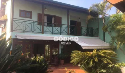 Sobrado com 3 suítes, 5 vagas, a venda, 500 m² de área construída por R$ 2.000.000 - Vila Rosália - Guarulhos/SP