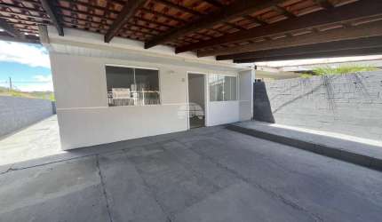 Casa com 2 quartos à venda na Rua Suécia, 638, Nações, Fazenda Rio Grande, 115 m2 por R$ 270.000