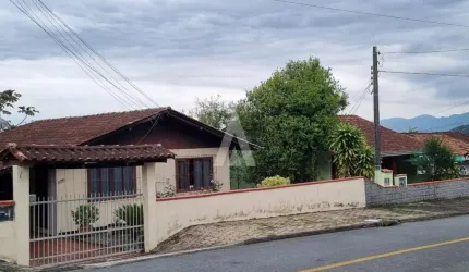 Terreno à venda na Rua Avaí, --, Bom Retiro, Joinville por R$ 380.000