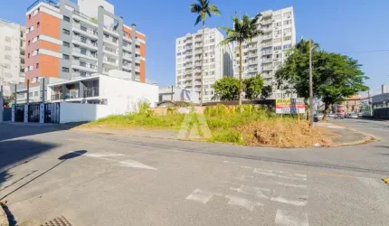 Terreno à venda na Rua Almirante Barroso, --, América, Joinville por R$ 735.000