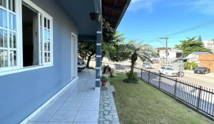 Casa com 3 quartos à venda na Rua Iririú, --, Saguaçu, Joinville, 271 m2 por R$ 1.200.000