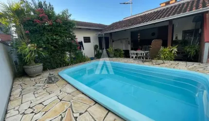 Casa com 3 quartos à venda na Rua Rio Doce, --, Guanabara, Joinville, 228 m2 por R$ 800.000