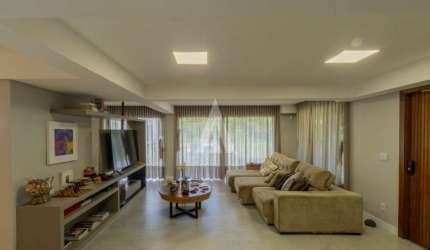 Casa com 4 quartos à venda na Rua Major Navarro Lins, --, Anita Garibaldi, Joinville, 365 m2 por R$ 2.500.000