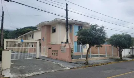 Casa em condomínio fechado com 3 quartos à venda na Rua Vereador Guilherme Zuege, --, Pirabeiraba, Joinville, 141 m2 por R$ 1.100.000