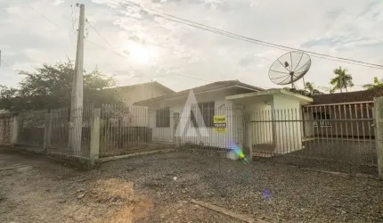 Casa com 3 quartos à venda na Rua Benjamin Constant, --, América, Joinville, 183 m2 por R$ 750.000