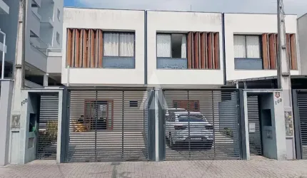 Casa com 3 quartos à venda na Rua Félix Heinzelmann, --, Santo Antônio, Joinville, 125 m2 por R$ 650.000