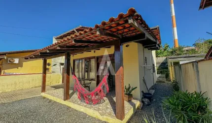 Casa com 3 quartos à venda na Rua Girassol, --, Santa Catarina, Joinville, 221 m2 por R$ 685.000
