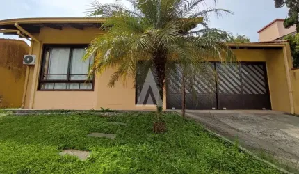 Casa com 4 quartos à venda na Rua Parintintins, --, Costa e Silva, Joinville, 178 m2 por R$ 1.000.000