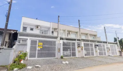 Casa com 2 quartos à venda na Martin Maul, --, Iririú, Joinville, 66 m2 por R$ 427.500