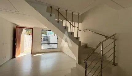 Casa com 3 quartos à venda na Rua Waltraud Puschel, --, Jardim Sofia, Joinville, 115 m2 por R$ 690.000