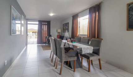 Casa com 3 quartos à venda na Rua Luiz Carlos Schroeder, --, Costa e Silva, Joinville, 211 m2 por R$ 1.040.000