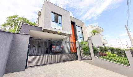 Casa com 3 quartos à venda na Rua Olaria, --, Floresta, Joinville, 175 m2 por R$ 1.590.000