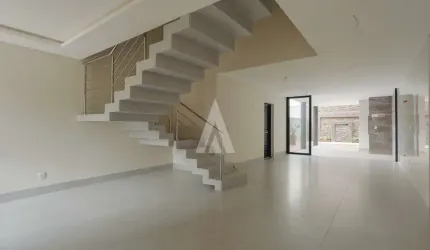 Casa com 4 quartos à venda na Rua Alvarenga Peixoto, --, América, Joinville, 209 m2 por R$ 1.490.000